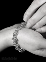 Bracelet Feature - blackout - b/w