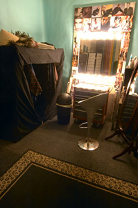 http://www.starkravenmusic.com/images/craigslist/makeuproom-300.jpg